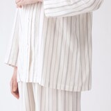婦人　脇に縫い目のない　二重ガーゼ長袖パジャマ