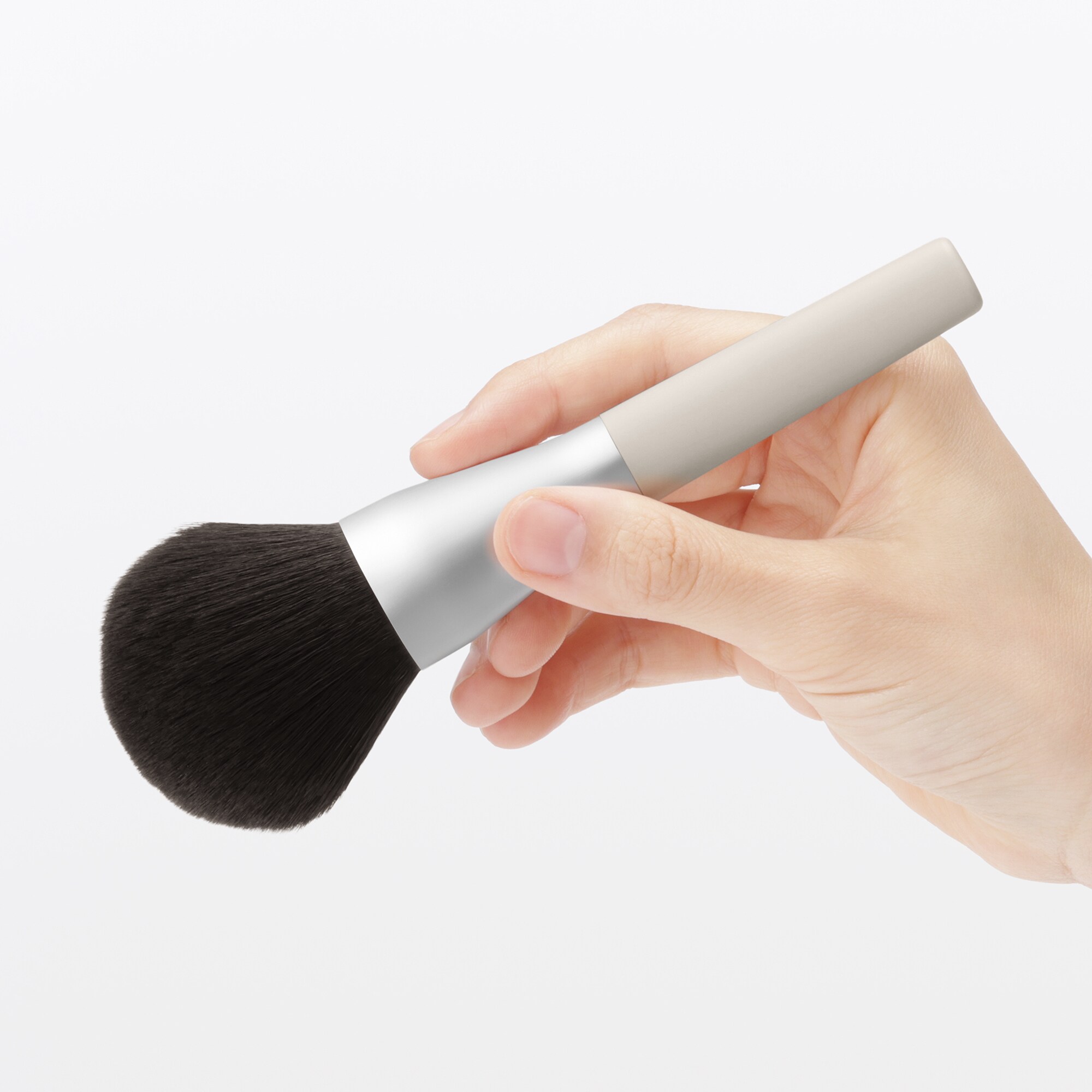 肌あたりやわらか　フェイスパウダー用ブラシ