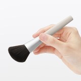 肌あたりやわらか　チーク用ブラシ