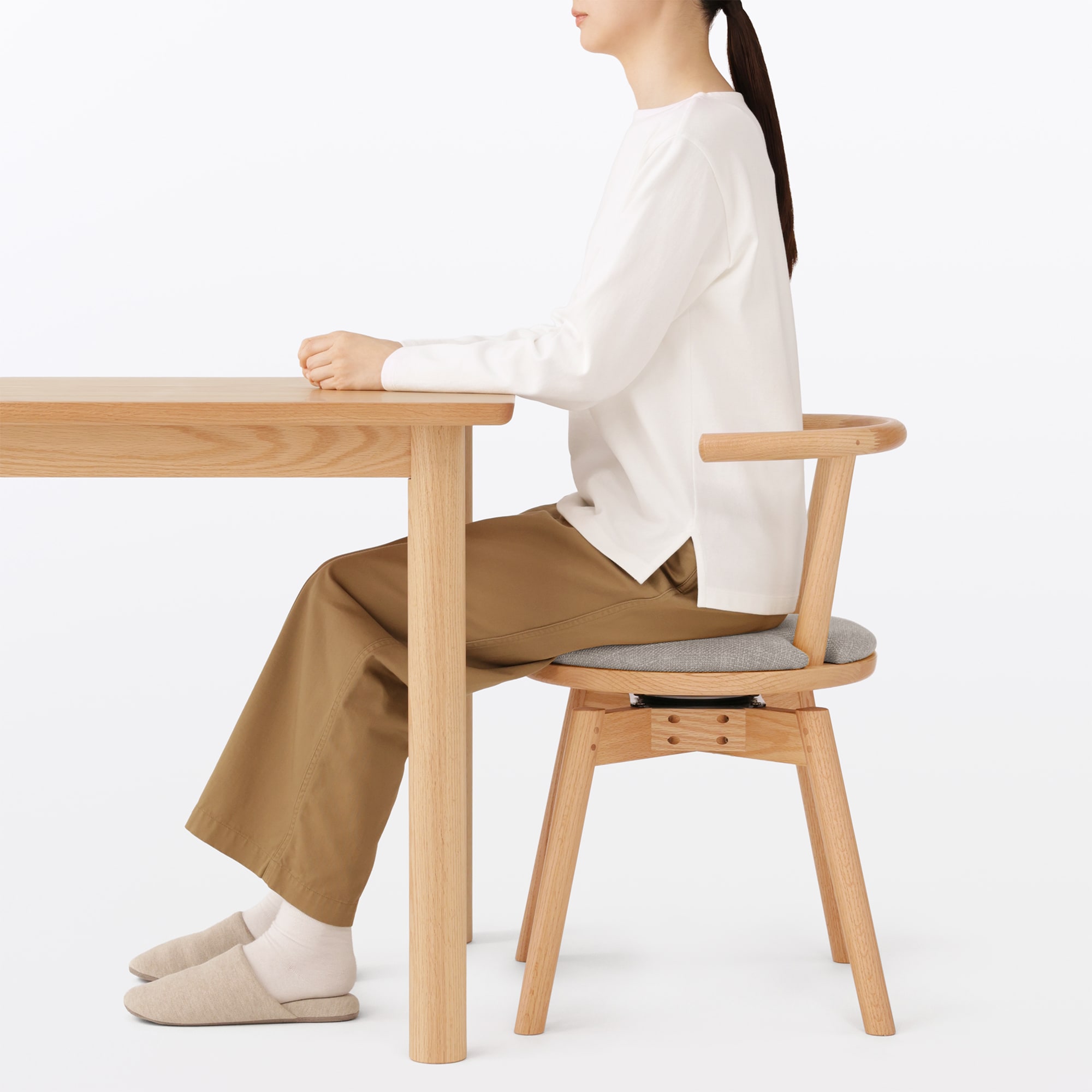 オーク材回転チェア　グレージュ