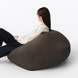 体にフィットするソファ
