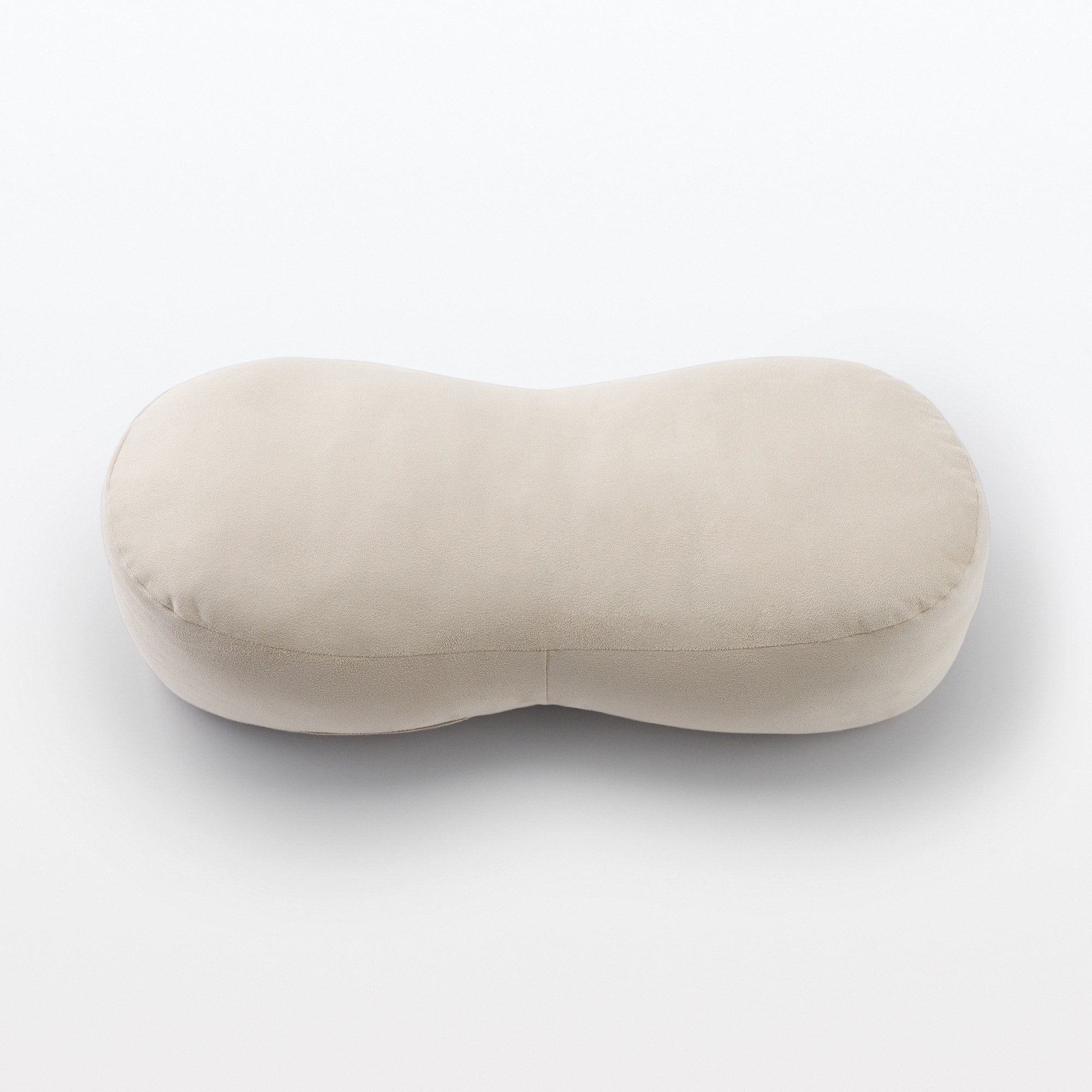 背当てにもなるやわらかマルチミニクッション