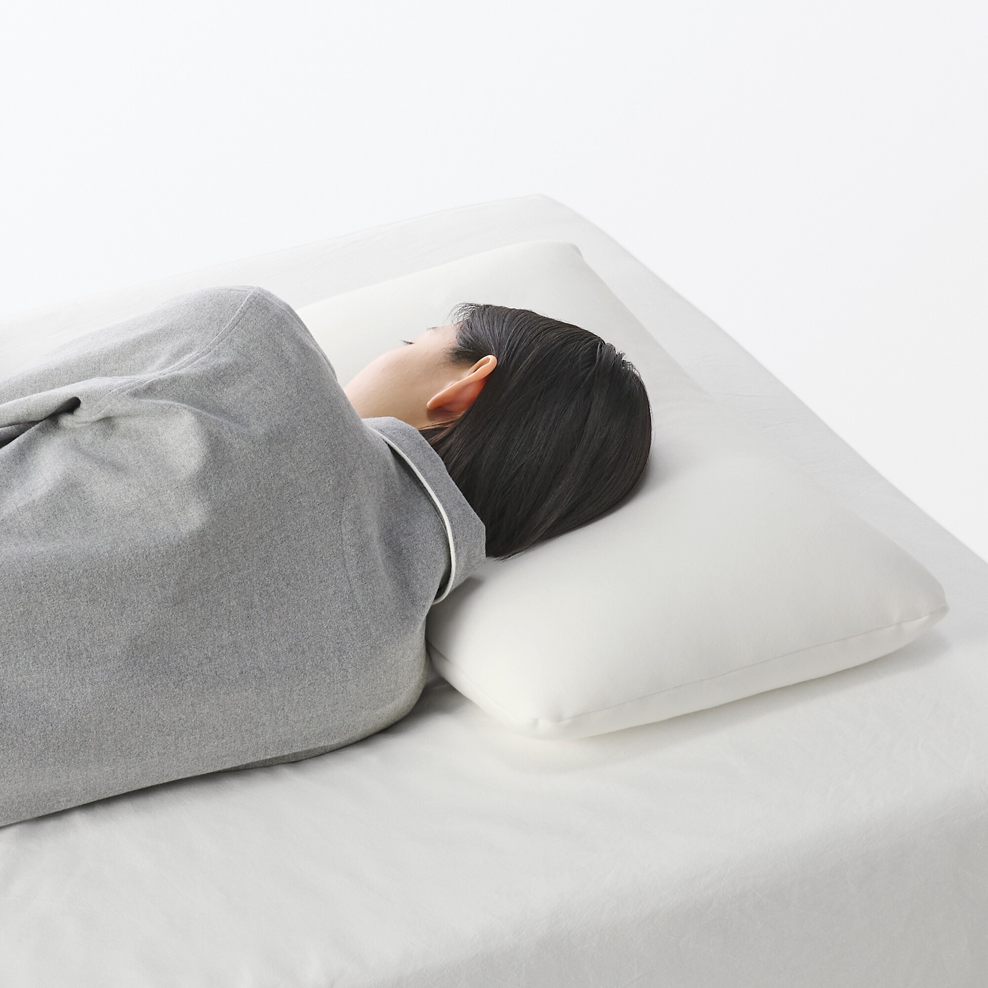 カバーが洗える　頭を支えるふっくらまくら　低め　４０×６０ｃｍ