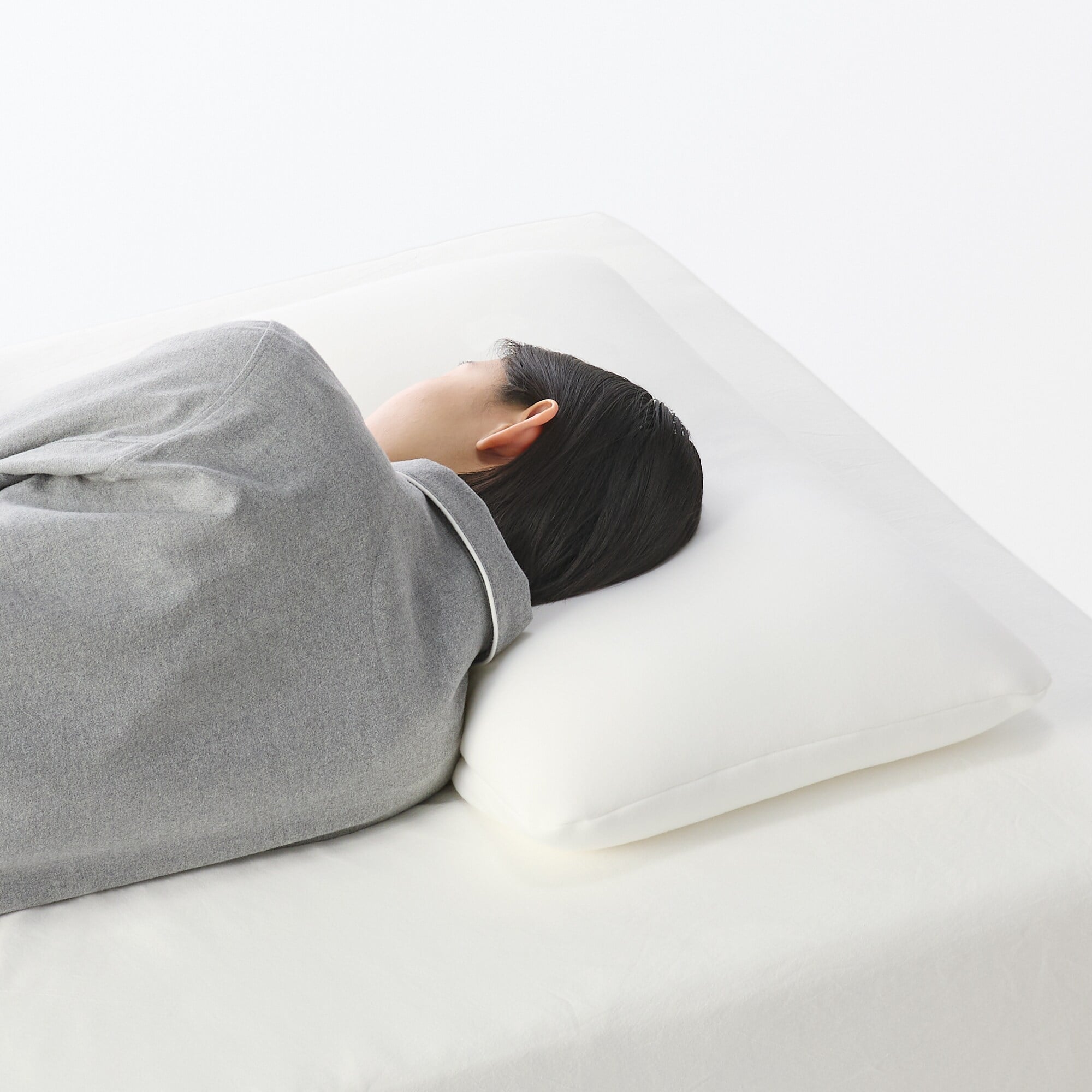 カバーが洗える　頭を支えるふっくらまくら　低め　４２×６７ｃｍ