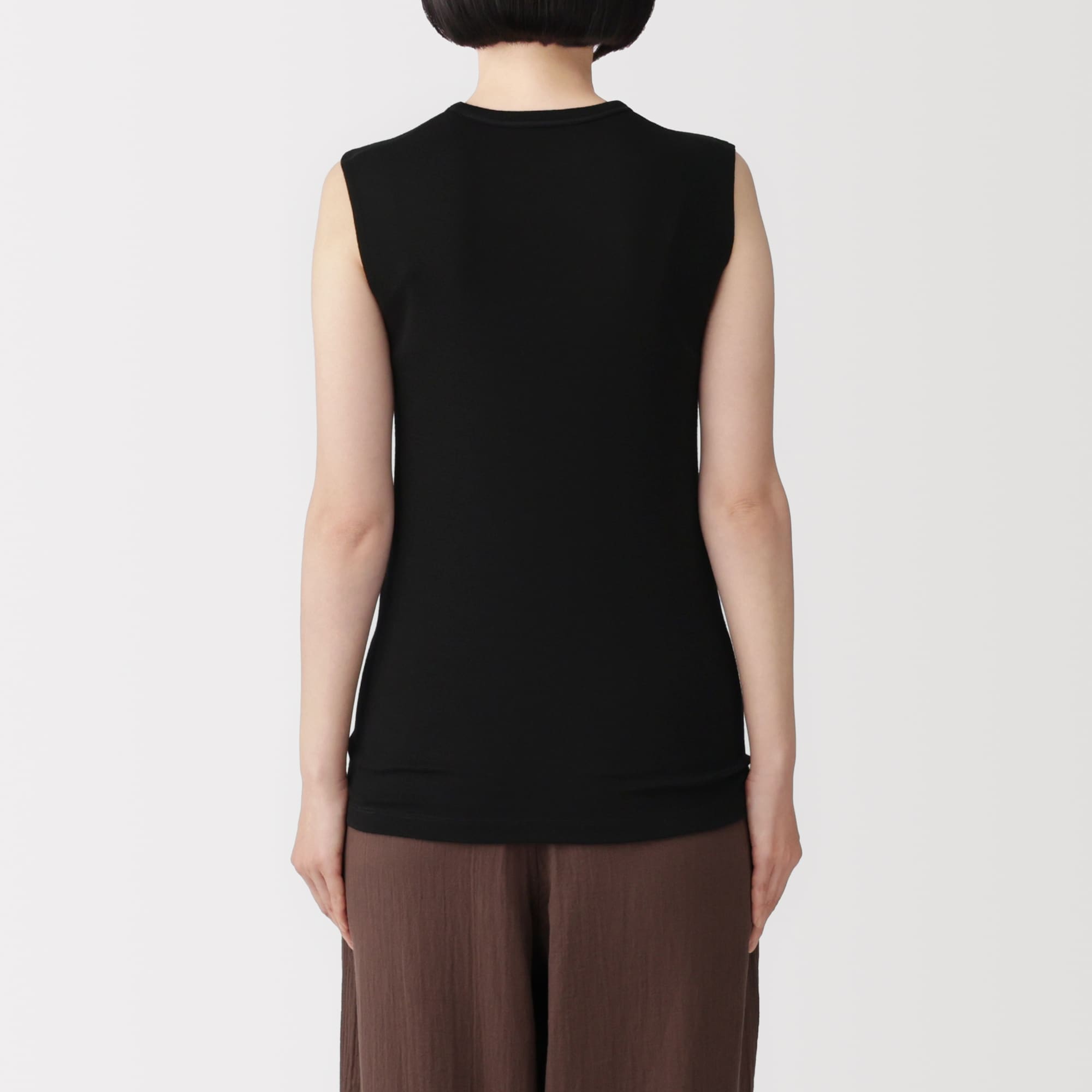 婦人　ウールスリーブレスＴシャツ