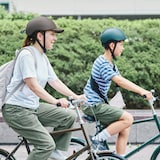 風が抜ける　自転車ヘルメット　エンジ