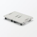 縦にも横にも連結できる再生ポリプロピレン入り平台車