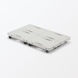 縦にも横にも連結できる再生ポリプロピレン入り平台車