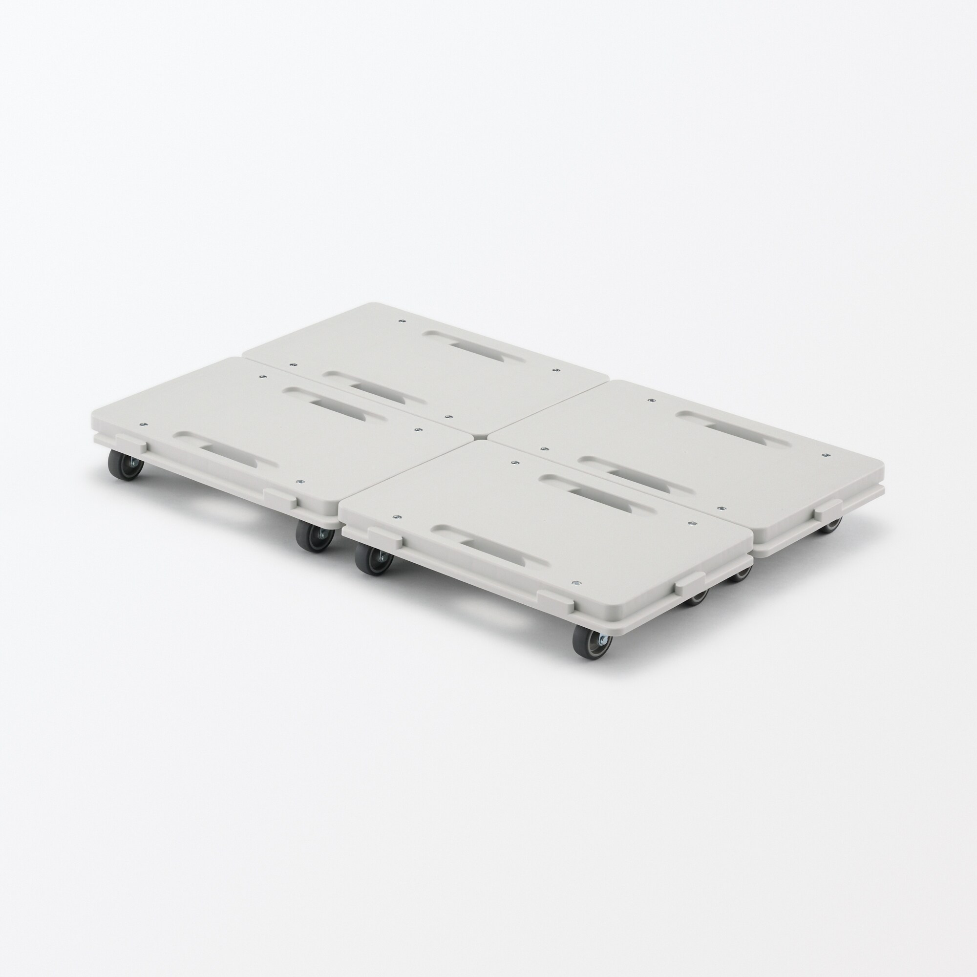 縦にも横にも連結できる再生ポリプロピレン入り平台車