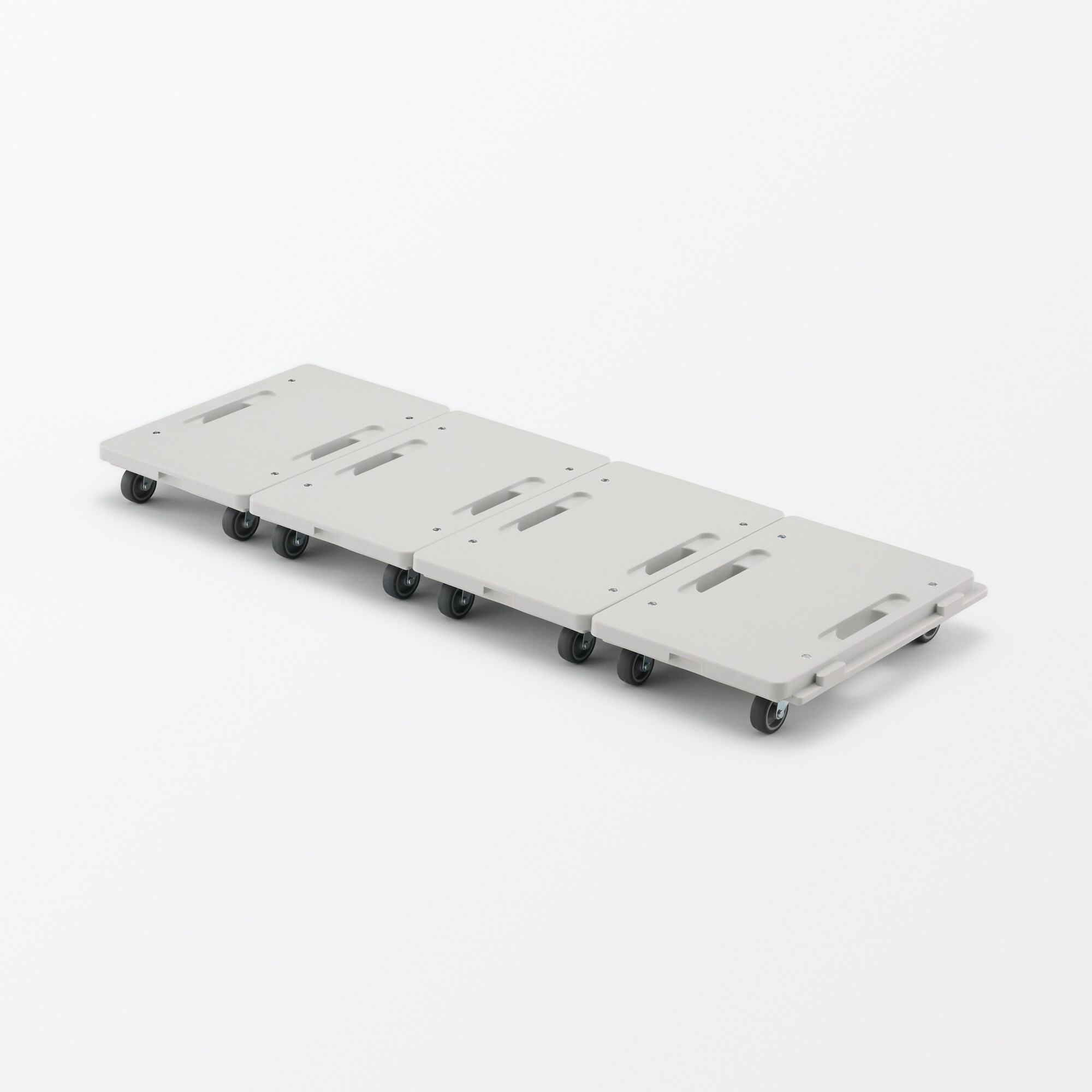 縦にも横にも連結できる再生ポリプロピレン入り平台車