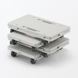 縦にも横にも連結できる再生ポリプロピレン入り平台車