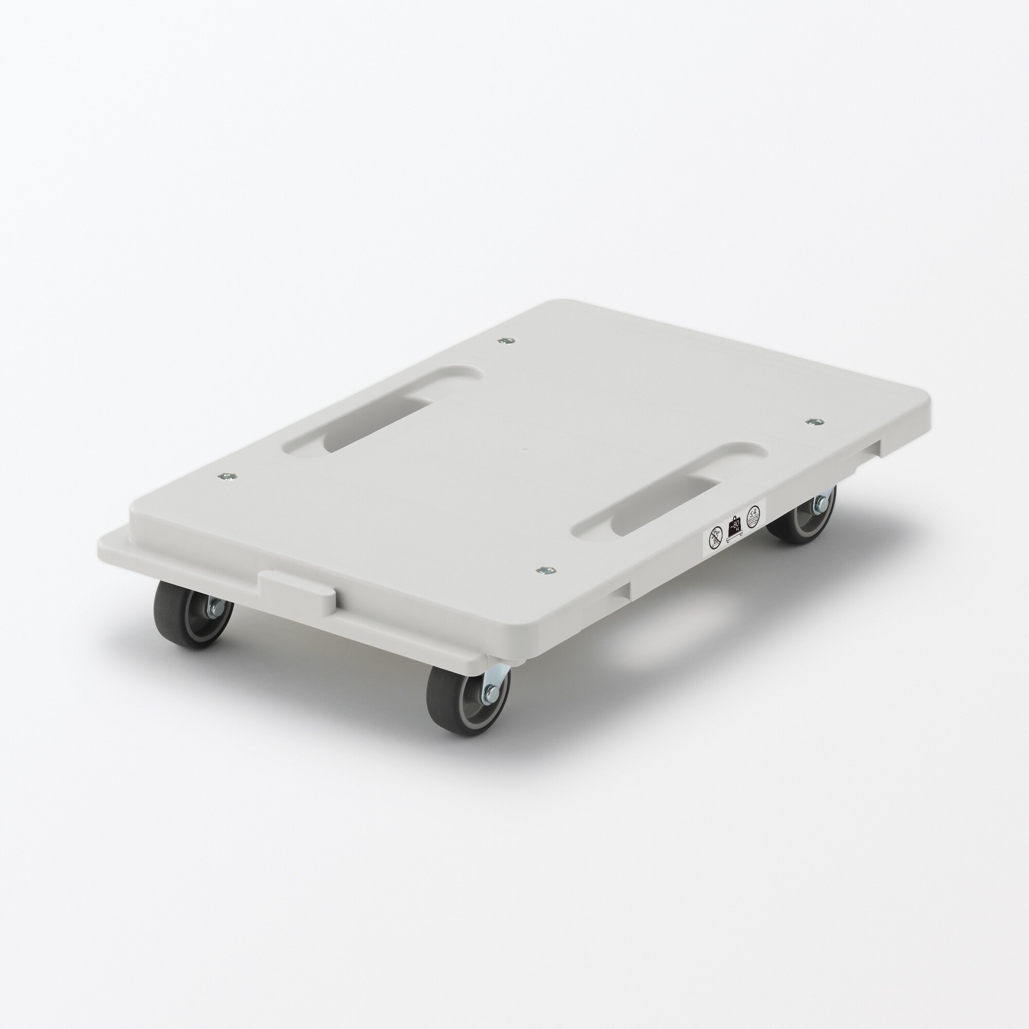 縦にも横にも連結できる再生ポリプロピレン入り平台車