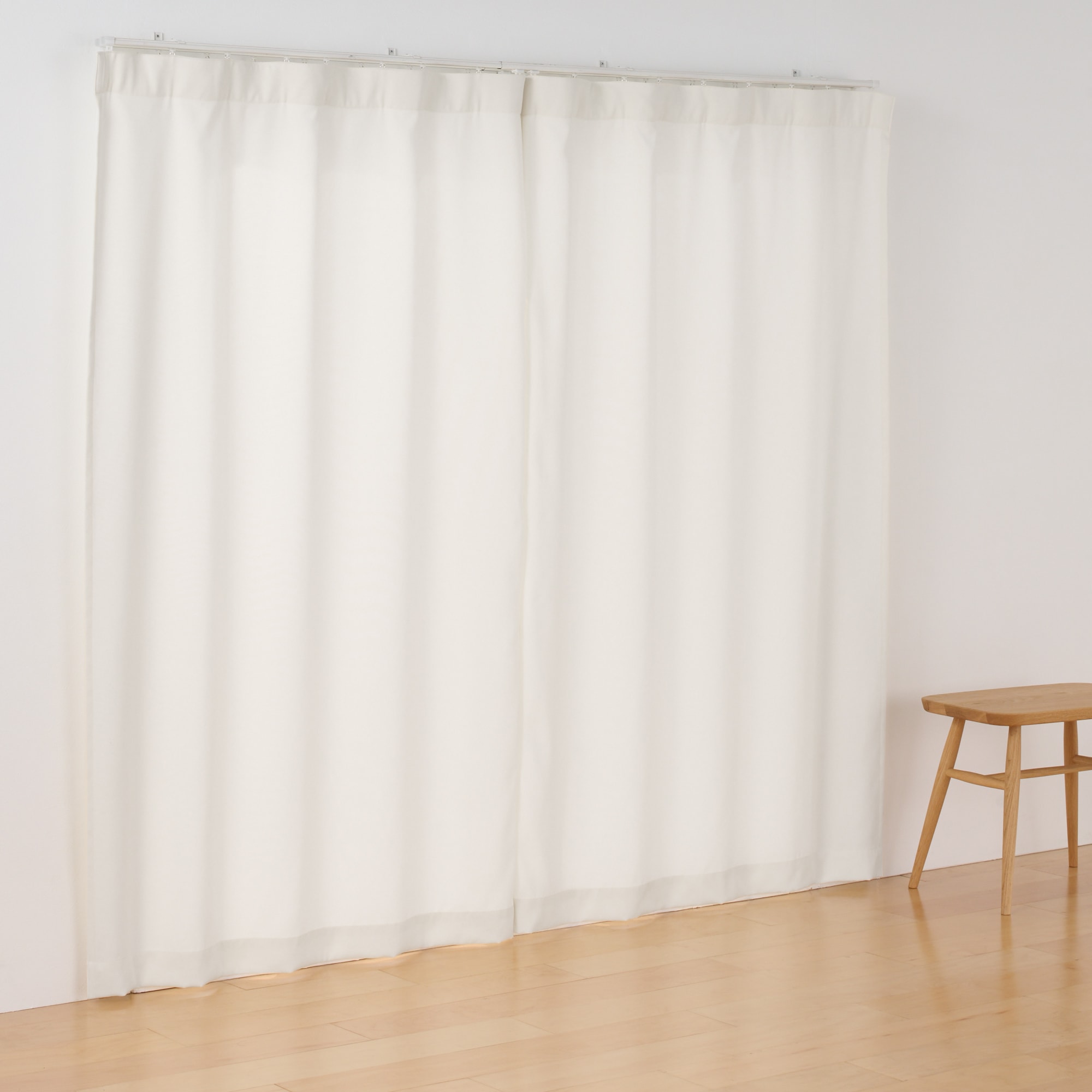 コットンライク平織ノンプリーツカーテン