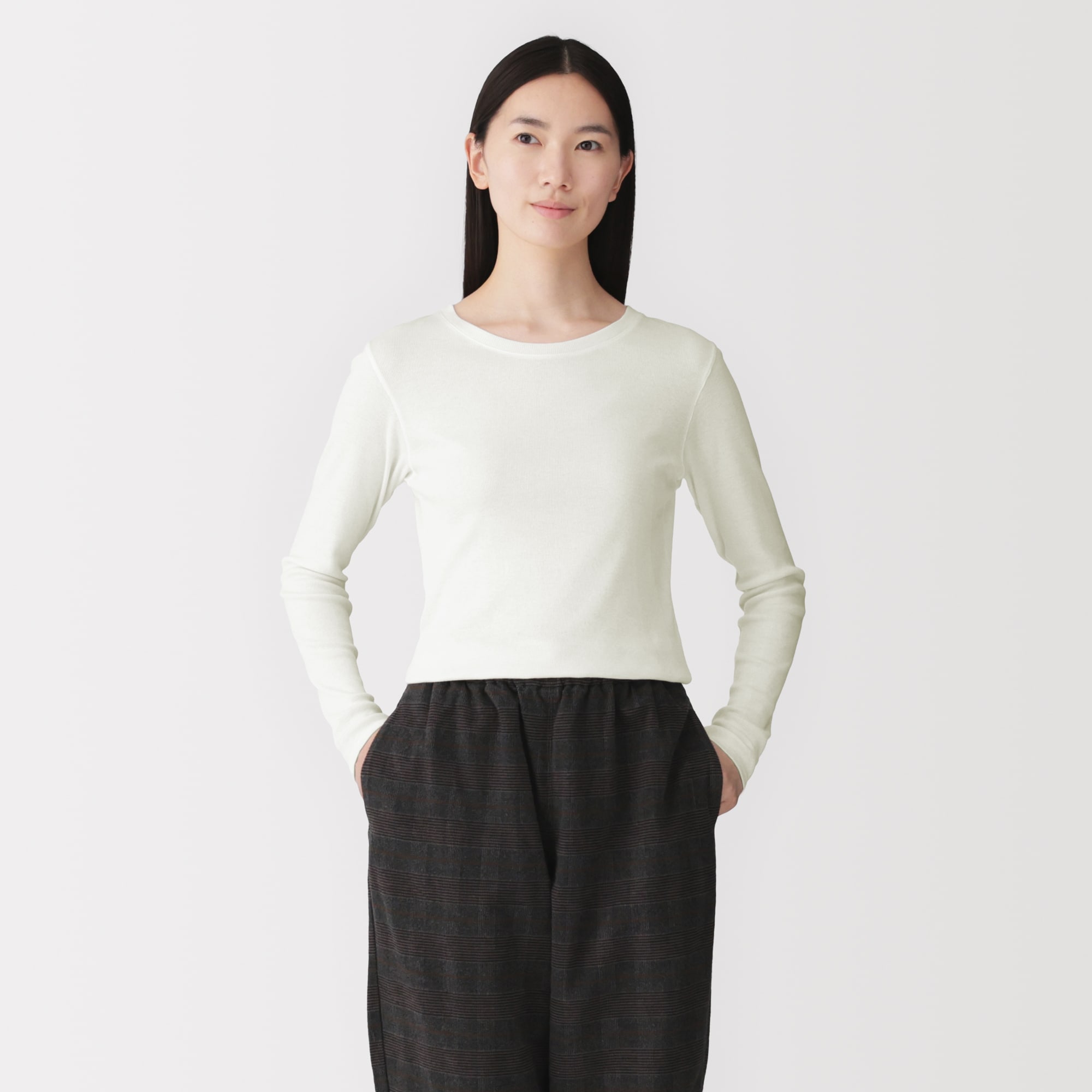 婦人　カシミヤ混リブ編みクルーネック長袖Ｔシャツ