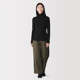 婦人　カシミヤ混リブ編みタートルネック長袖Ｔシャツ