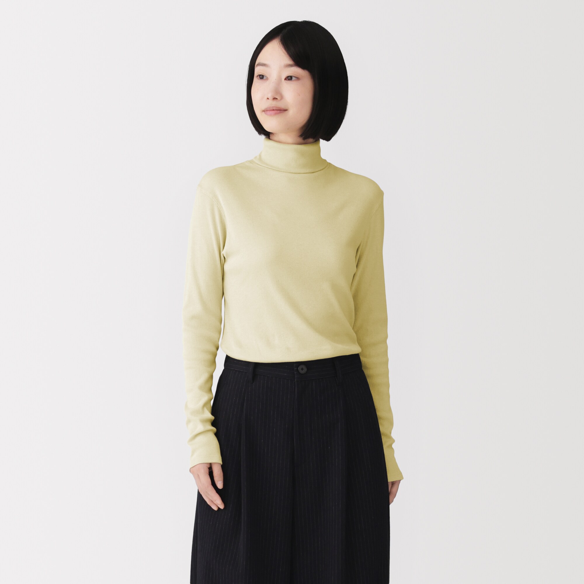 婦人　カシミヤ混リブ編みタートルネック長袖Ｔシャツ