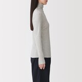 婦人　カシミヤ混リブ編みタートルネック長袖Ｔシャツ