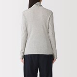 婦人　カシミヤ混リブ編みタートルネック長袖Ｔシャツ