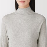 婦人　カシミヤ混リブ編みタートルネック長袖Ｔシャツ