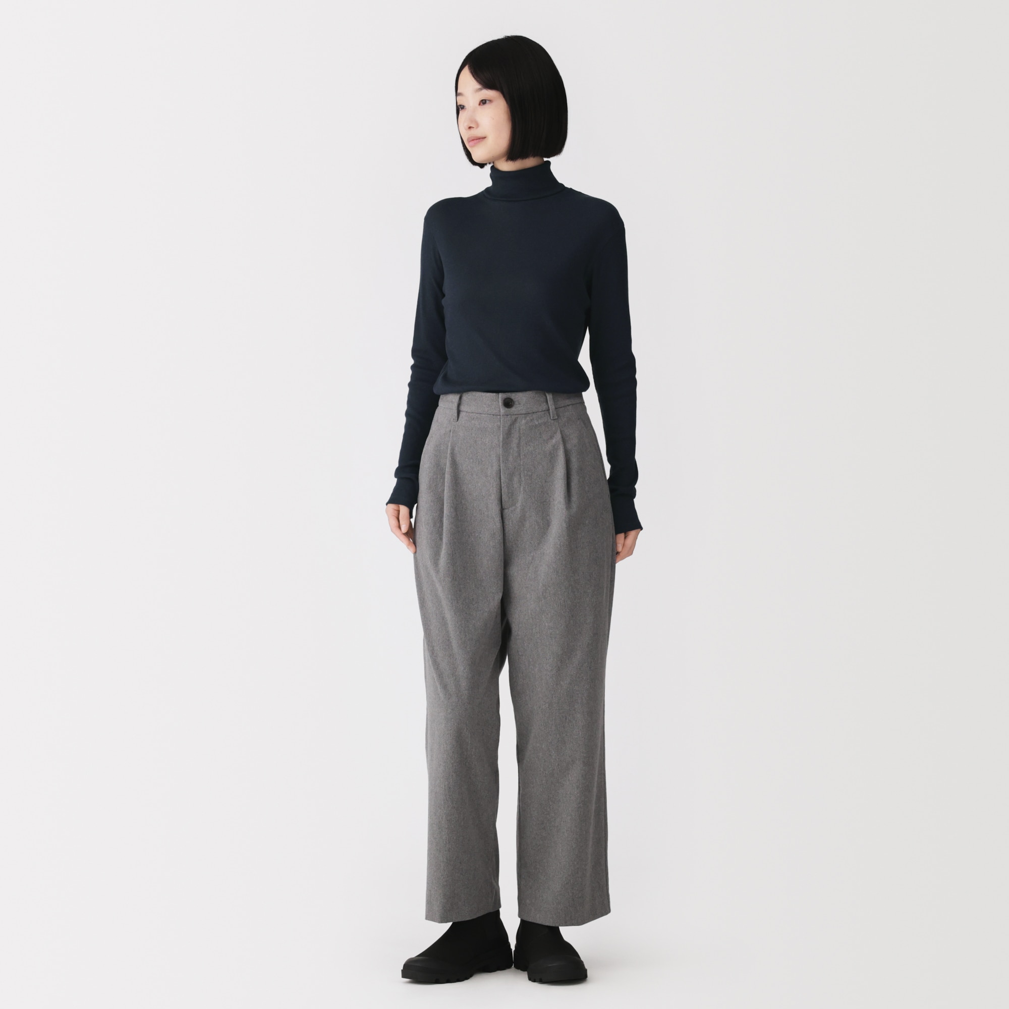 婦人　カシミヤ混リブ編みタートルネック長袖Ｔシャツ