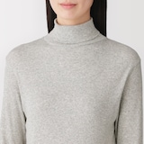 婦人　カシミヤ混リブ編みタートルネック長袖Ｔシャツ