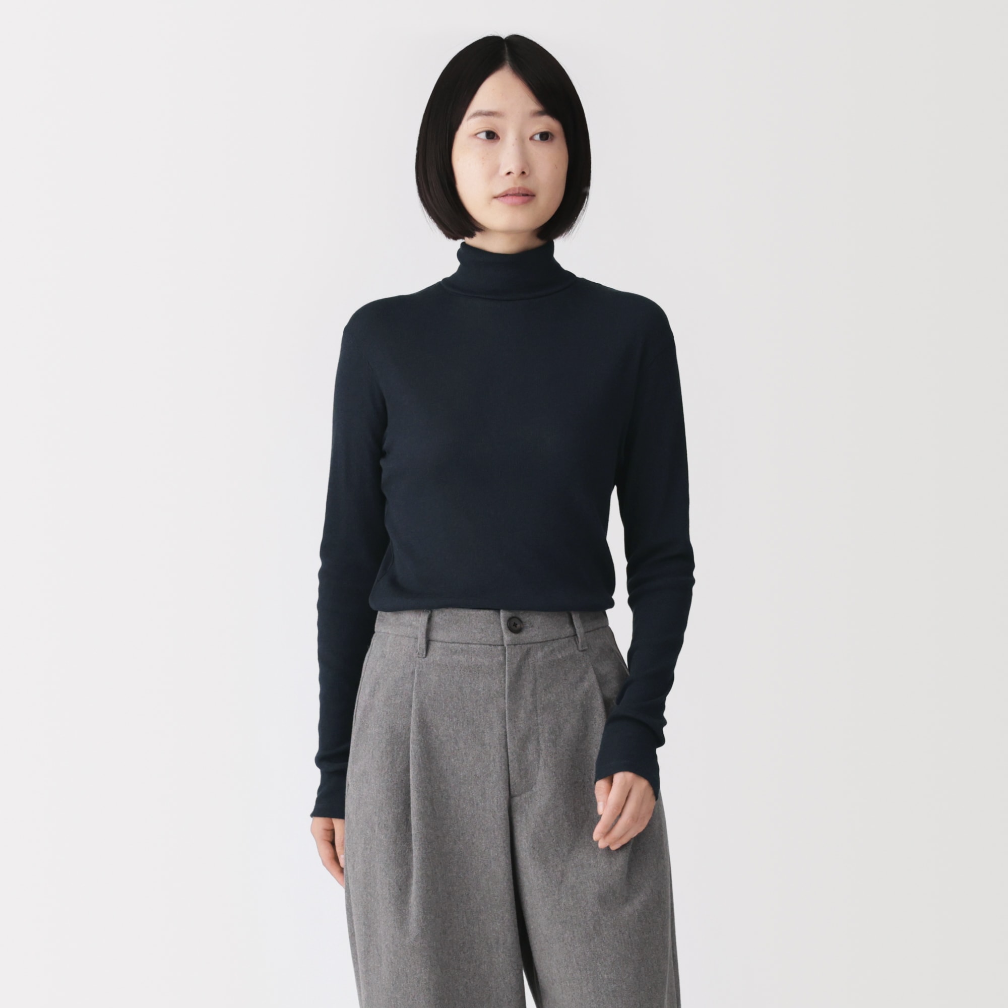 婦人　カシミヤ混リブ編みタートルネック長袖Ｔシャツ