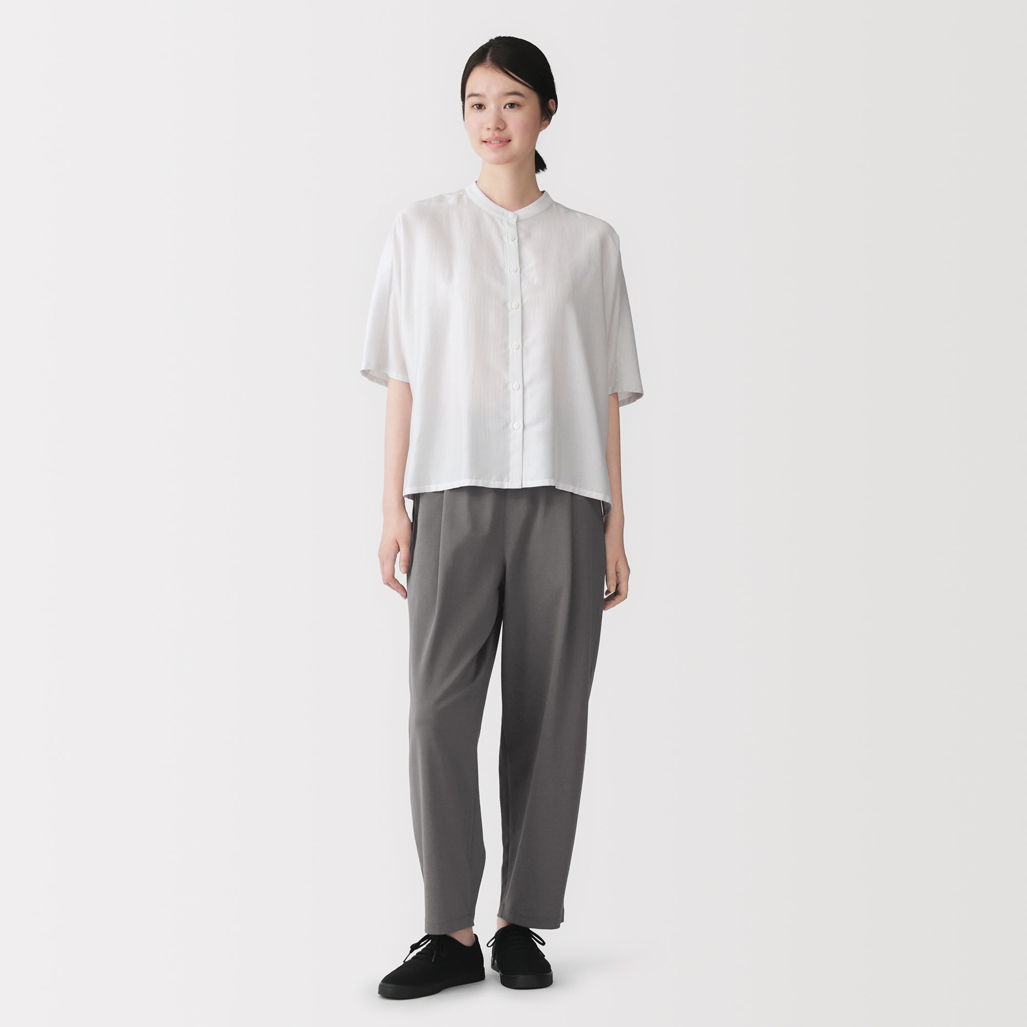 婦人　スムースポンチイージーテーパードパンツ