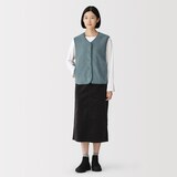 婦人　素材に還るフリースベスト