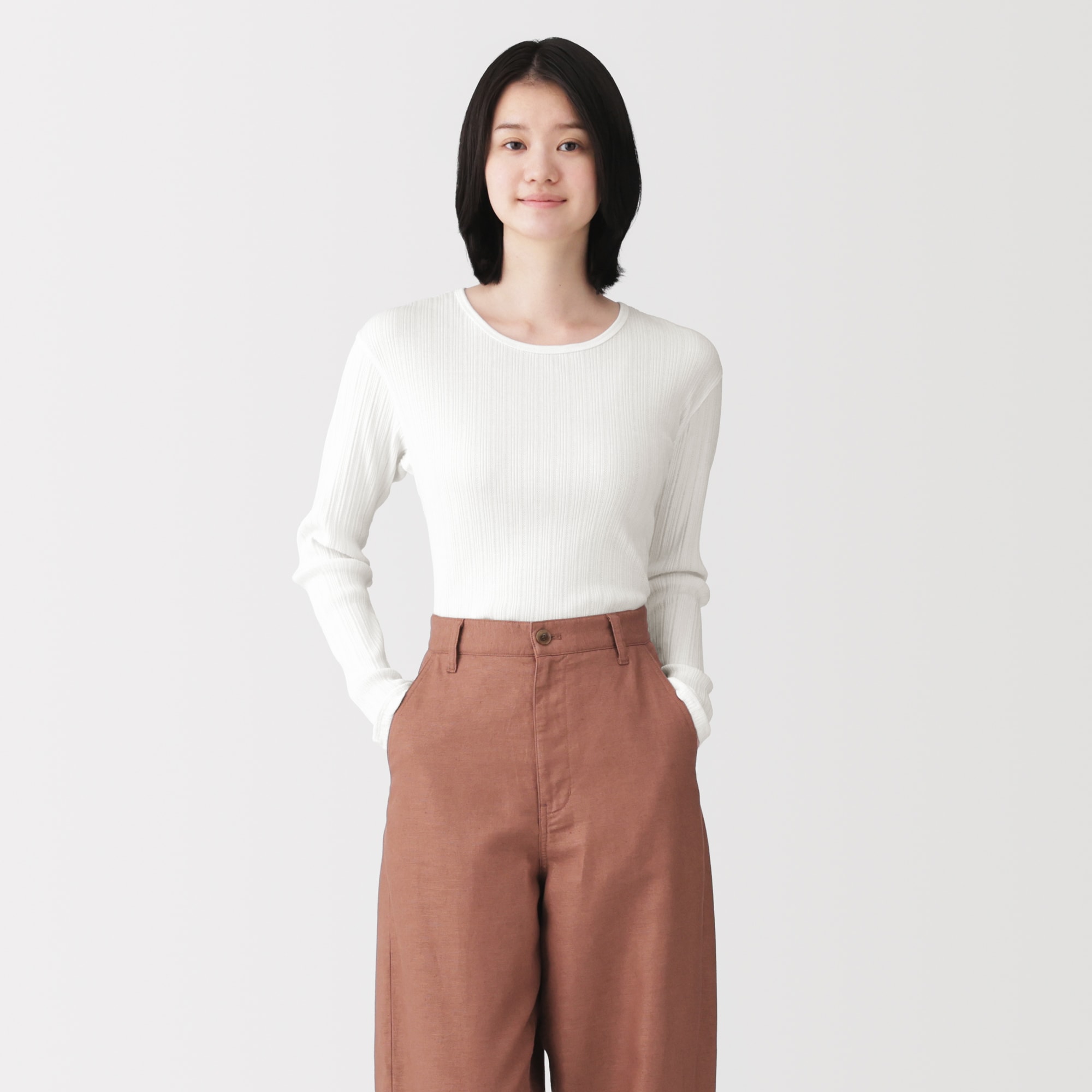 婦人　透かし柄クルーネック長袖Ｔシャツ