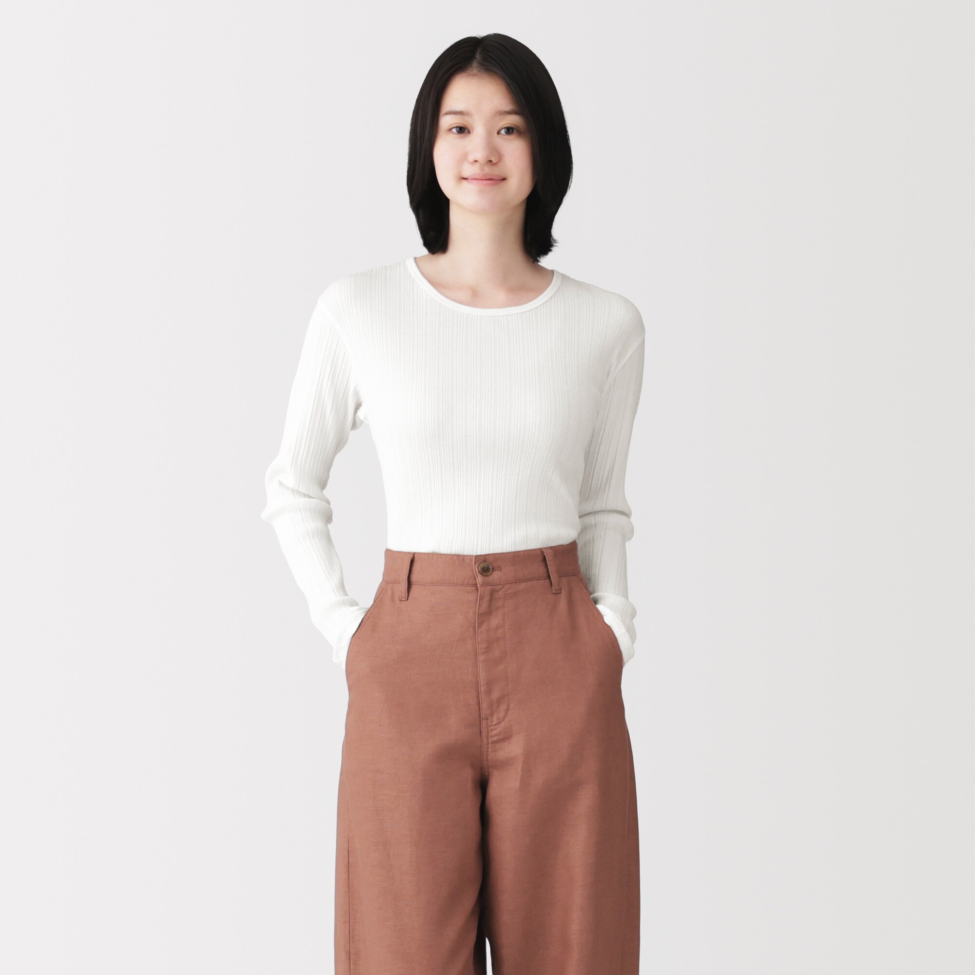 婦人　透かし柄クルーネック長袖Ｔシャツ