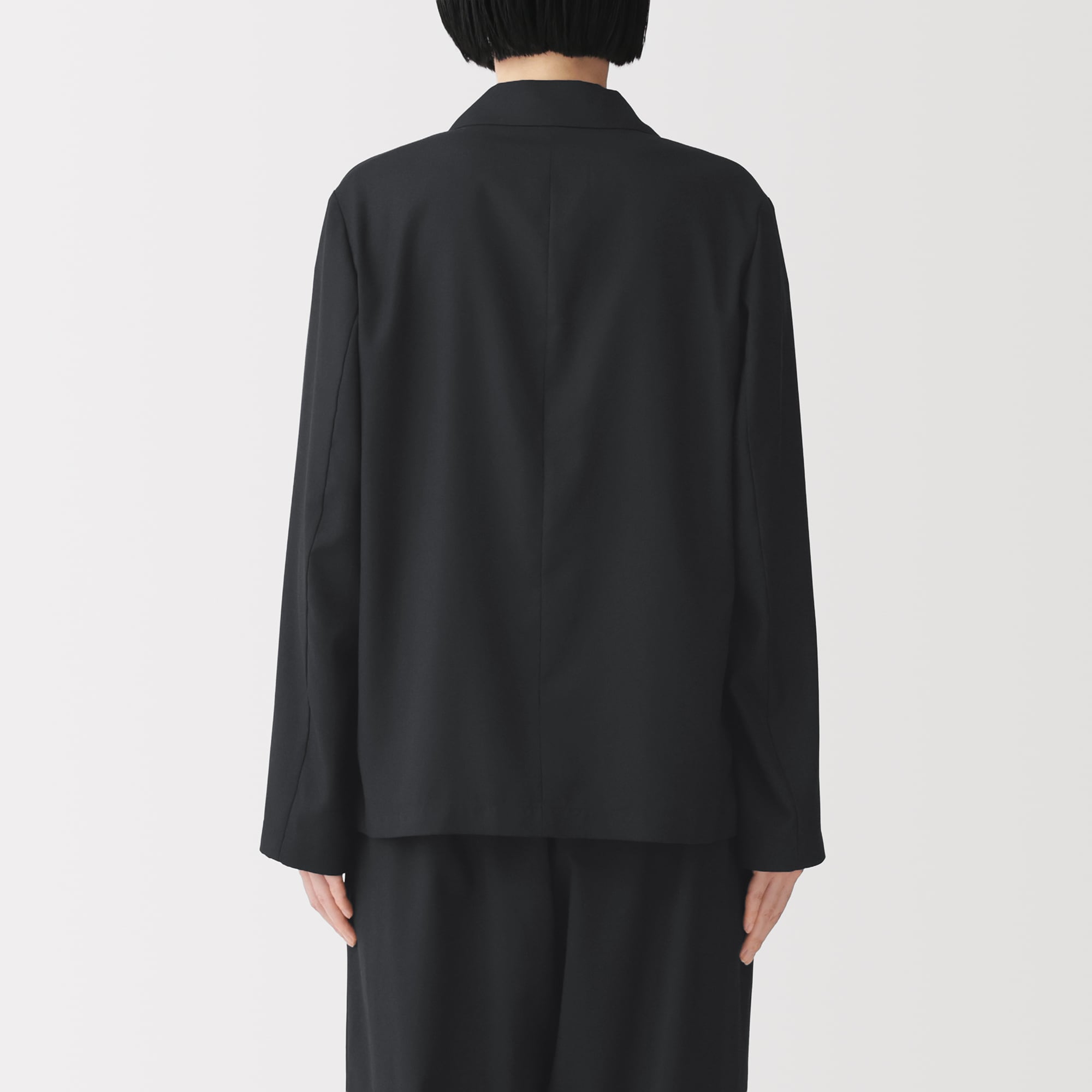 婦人　なめらか　シャツジャケット