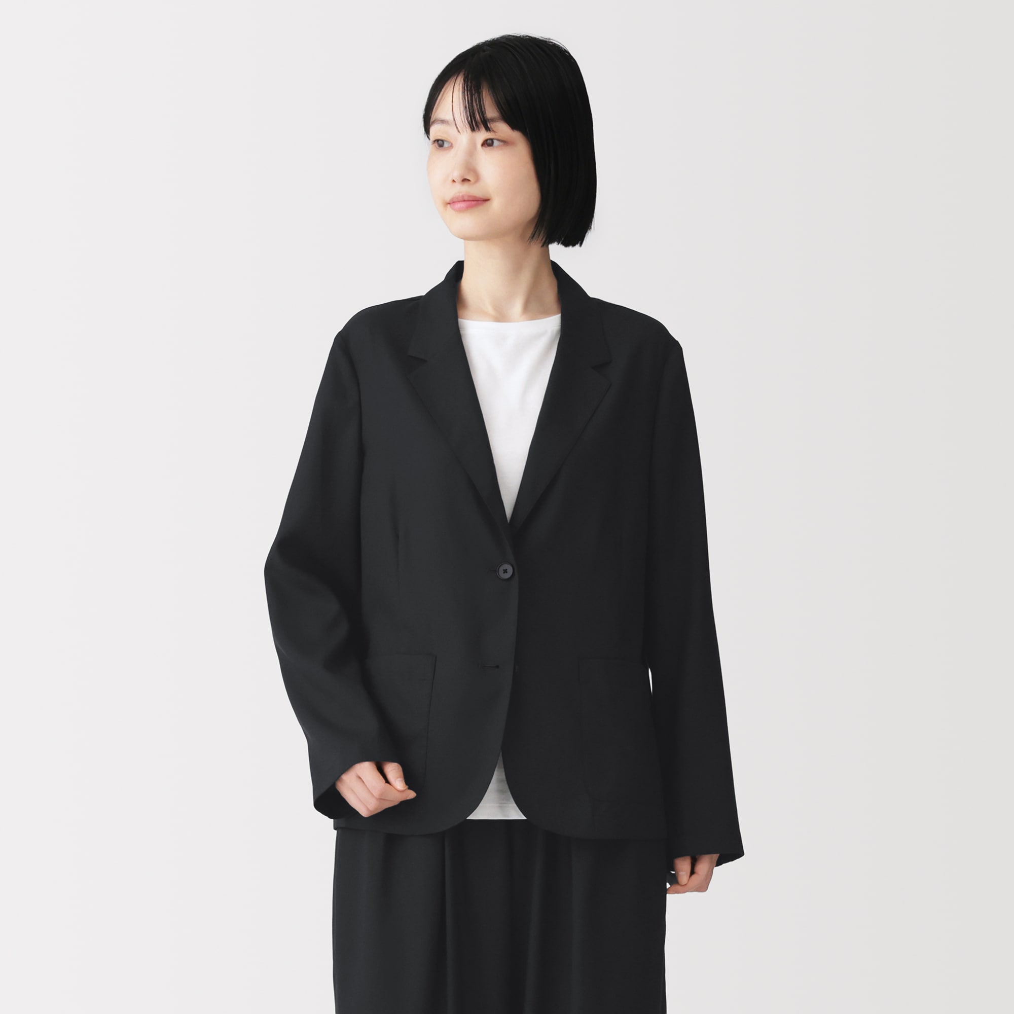 婦人　なめらか　シャツジャケット