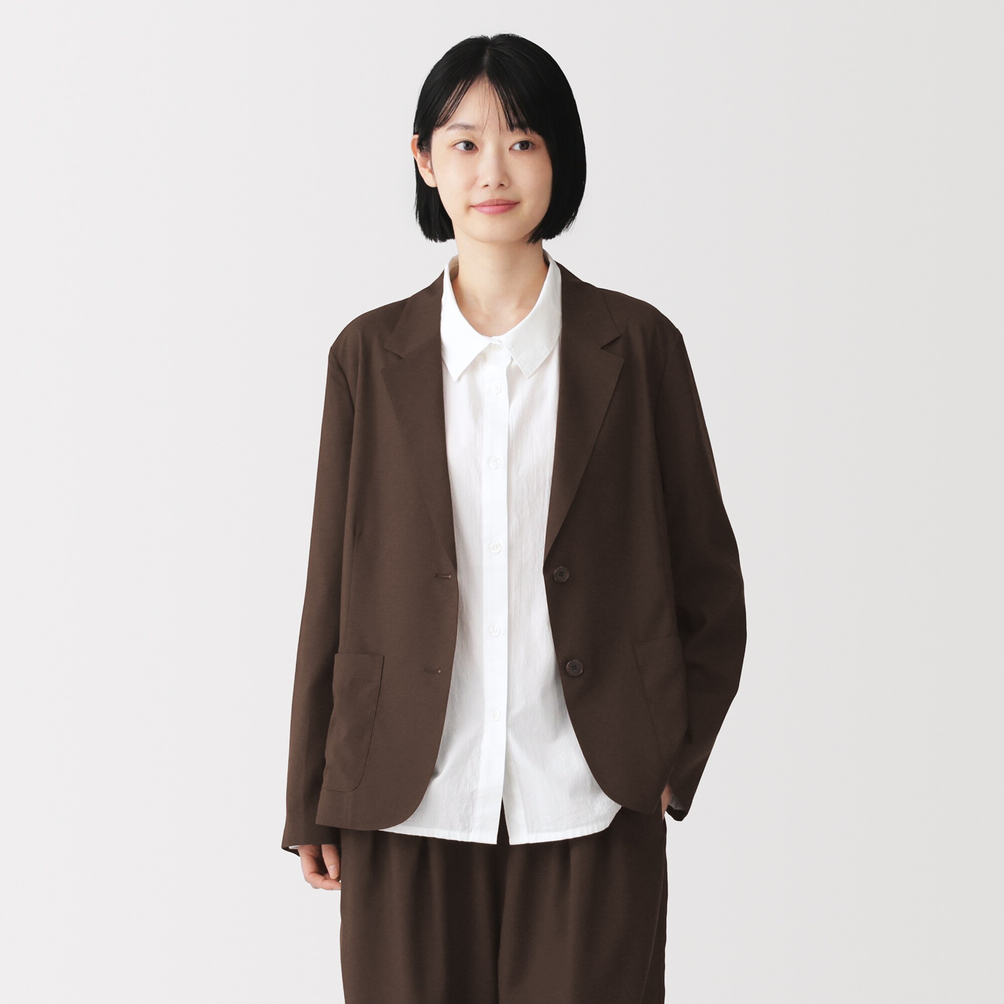 婦人　なめらか　シャツジャケット