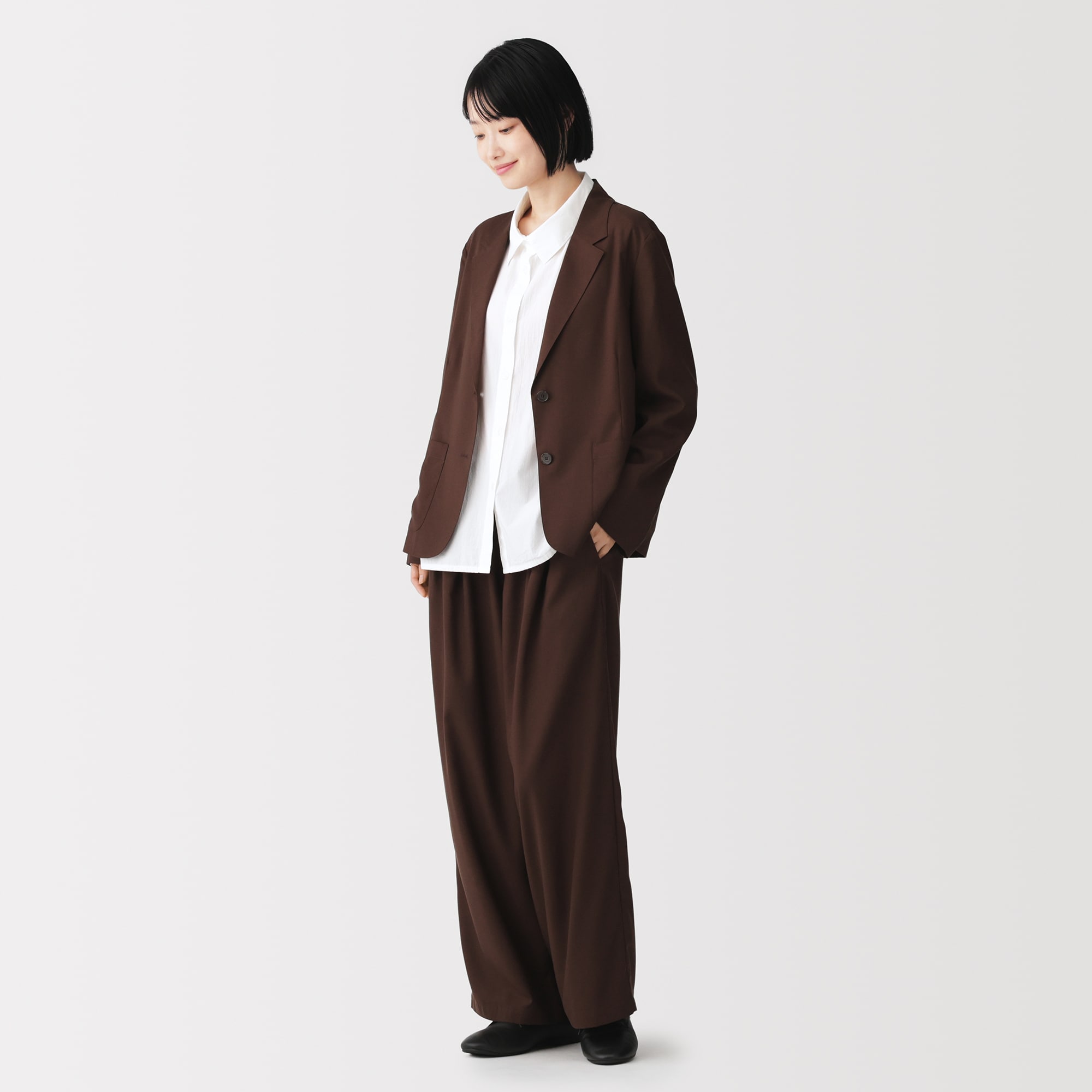 婦人　なめらか　シャツジャケット