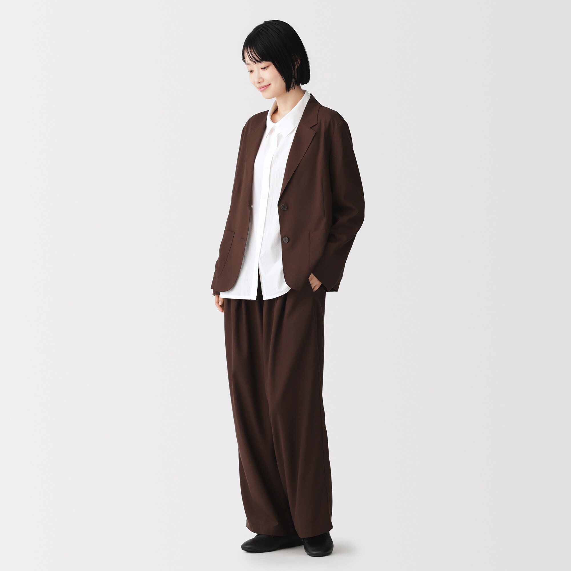 婦人　なめらか　シャツジャケット