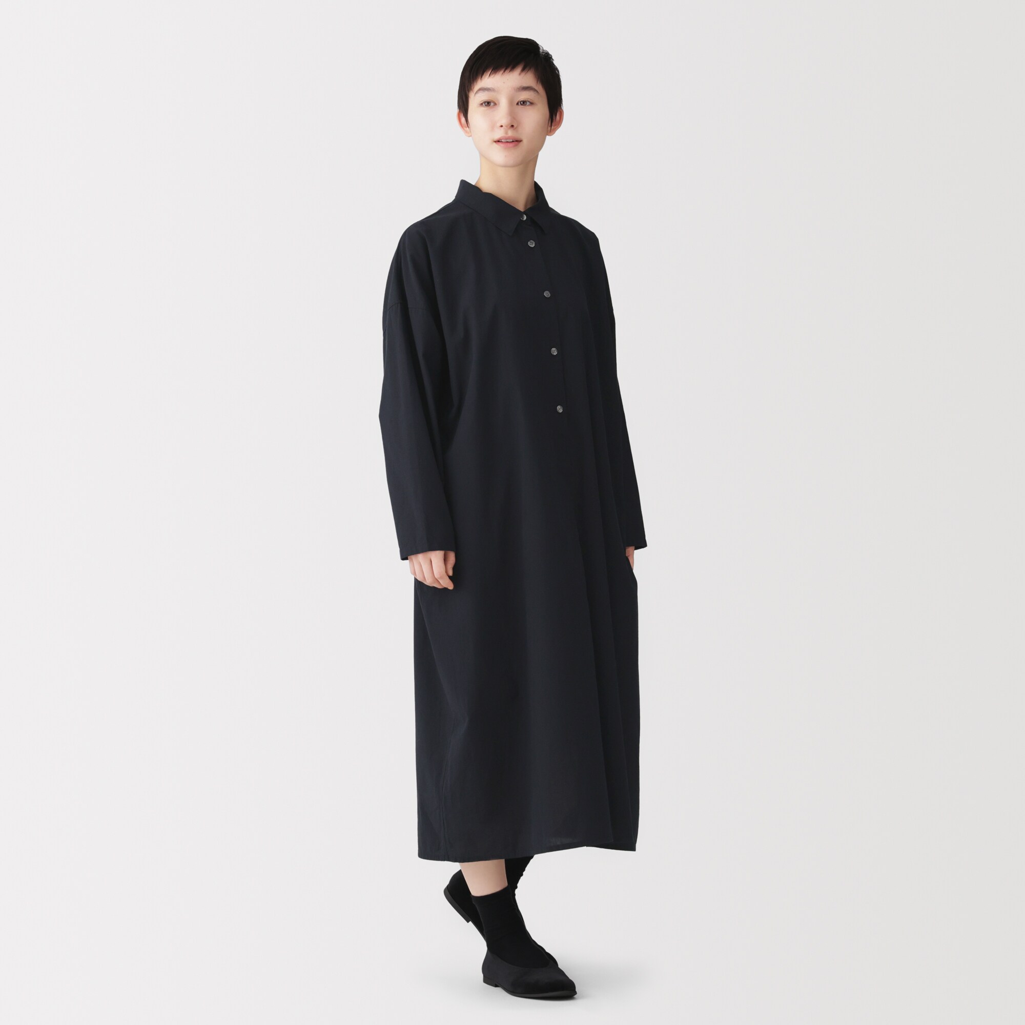 婦人　まっすぐ仕立てた　シャツワンピース