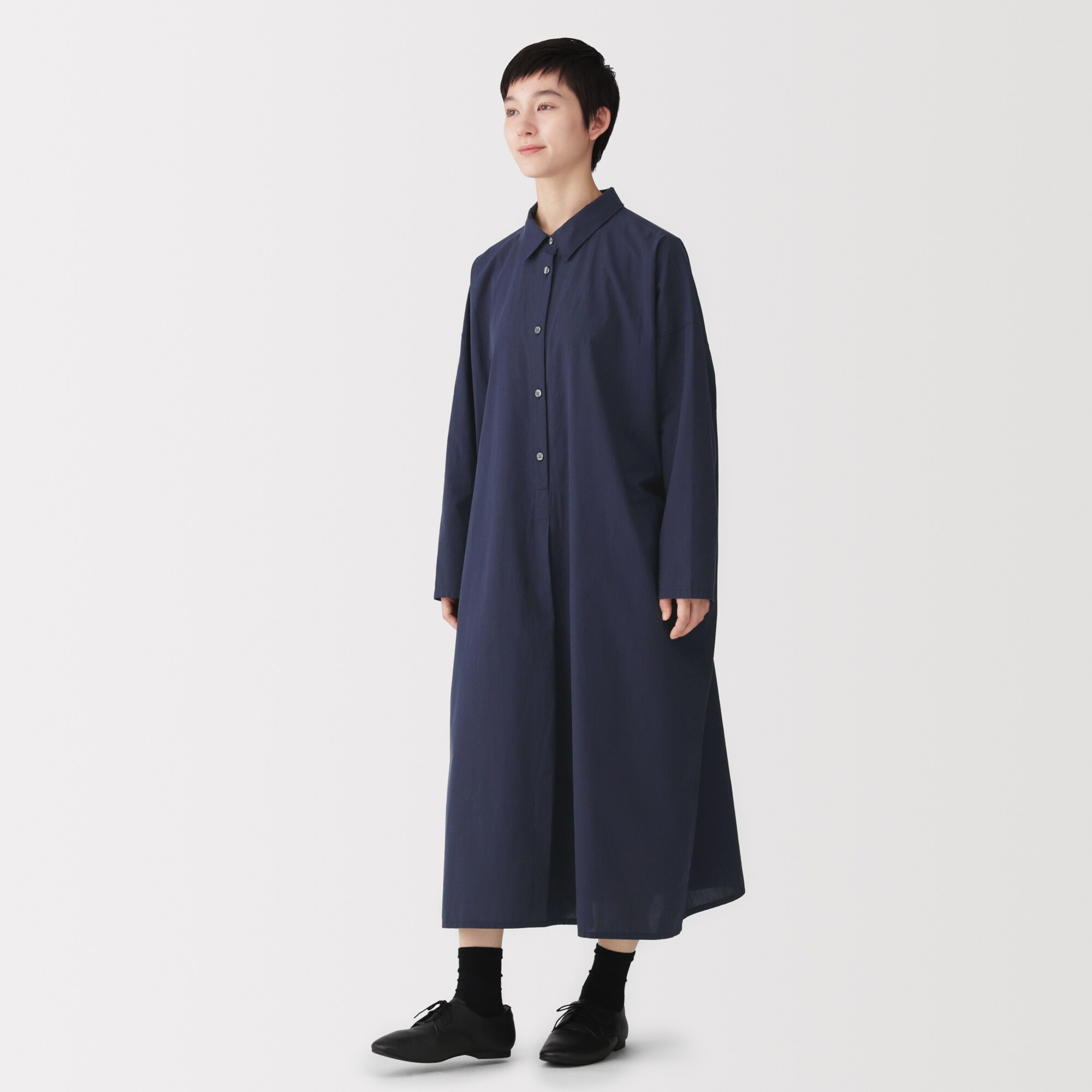 婦人　まっすぐ仕立てた　シャツワンピース