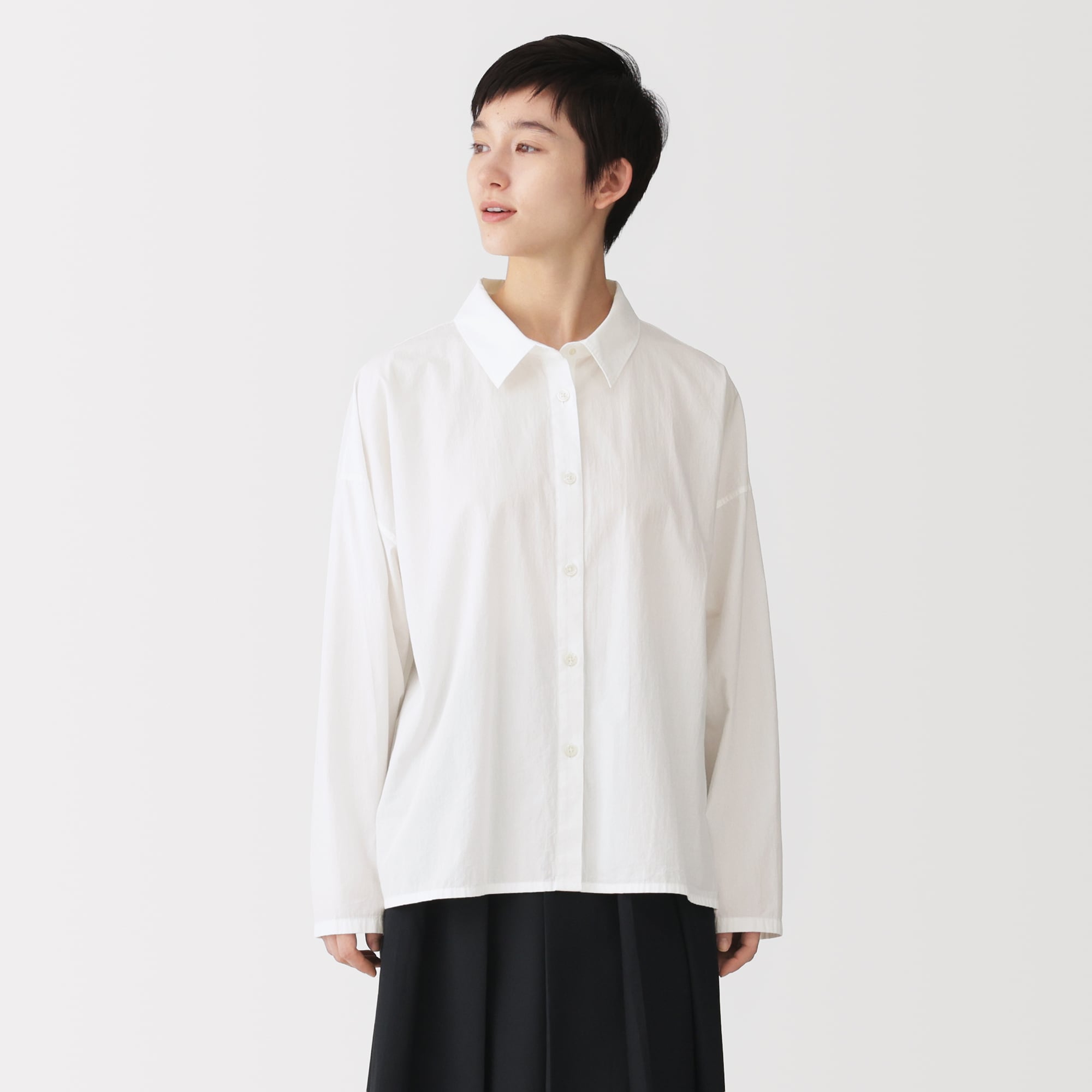 婦人　まっすぐ仕立てた　長袖シャツ