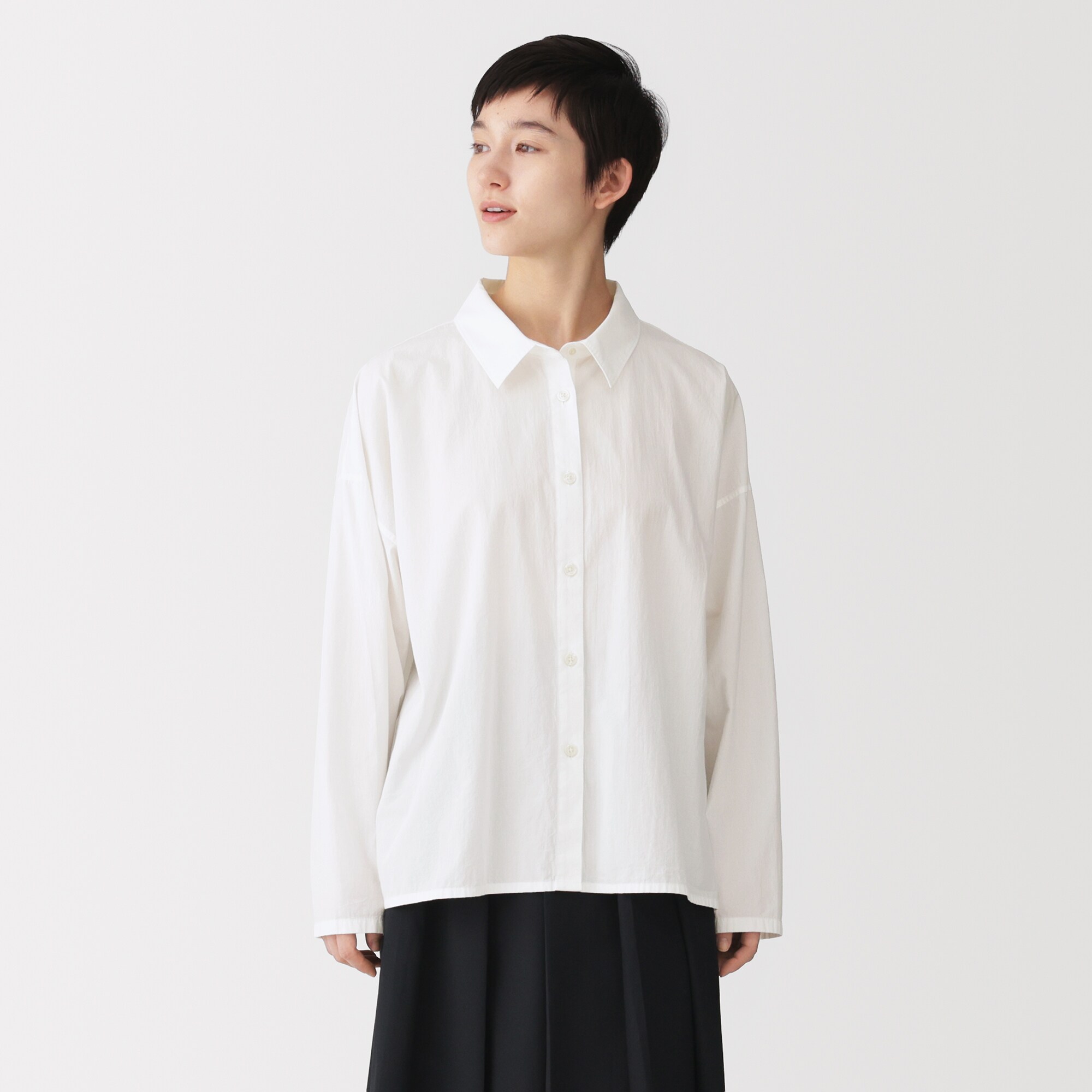 婦人　まっすぐ仕立てた　長袖シャツ