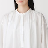 婦人　まっすぐ仕立てたブラウス