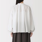 婦人　まっすぐ仕立てたブラウス