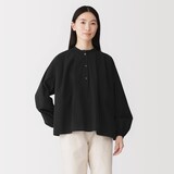 婦人　まっすぐ仕立てたブラウス