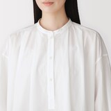 婦人　まっすぐ仕立てたブラウス