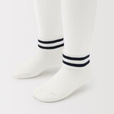 キッズ　足なり直角　成長しても履ける　ショート丈靴下（柄・３足組）