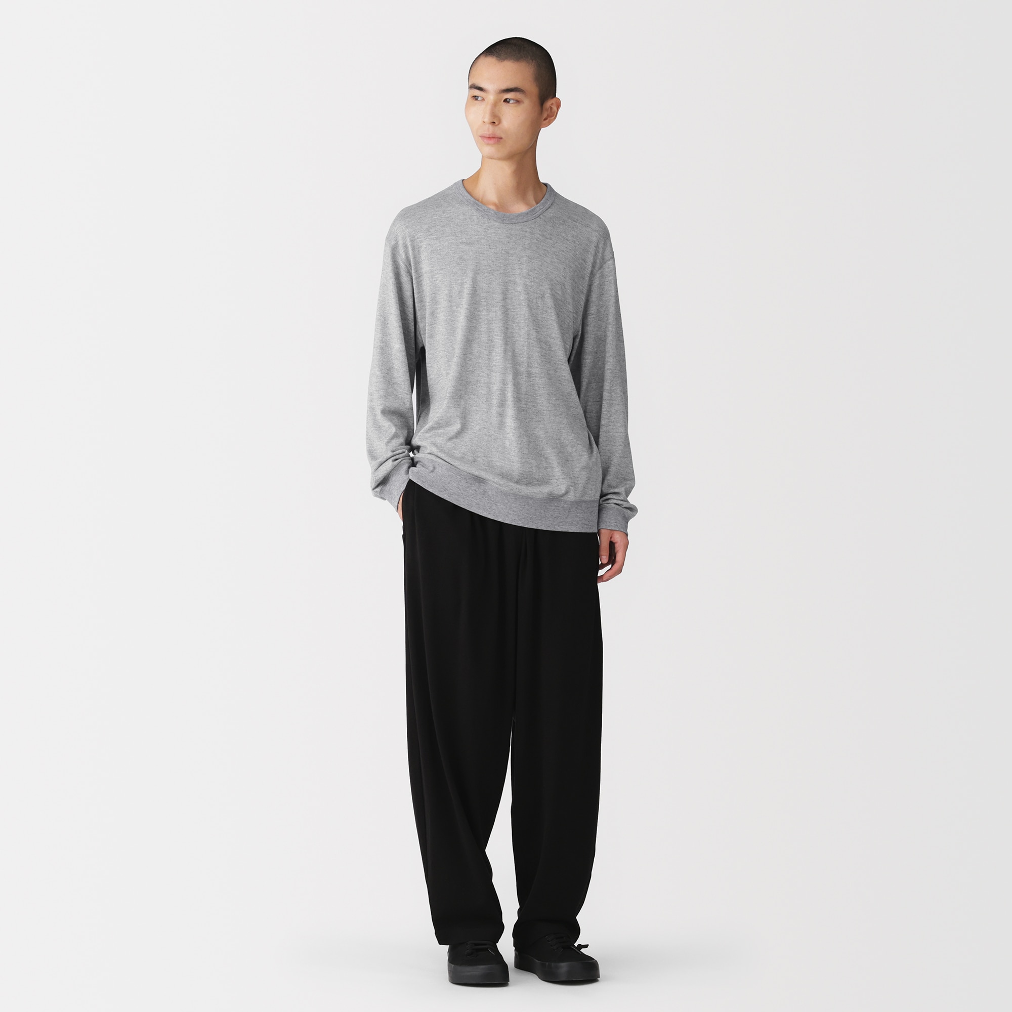 紳士　昔ながらの製法で編み立てた天竺クルーネック長袖Ｔシャツ