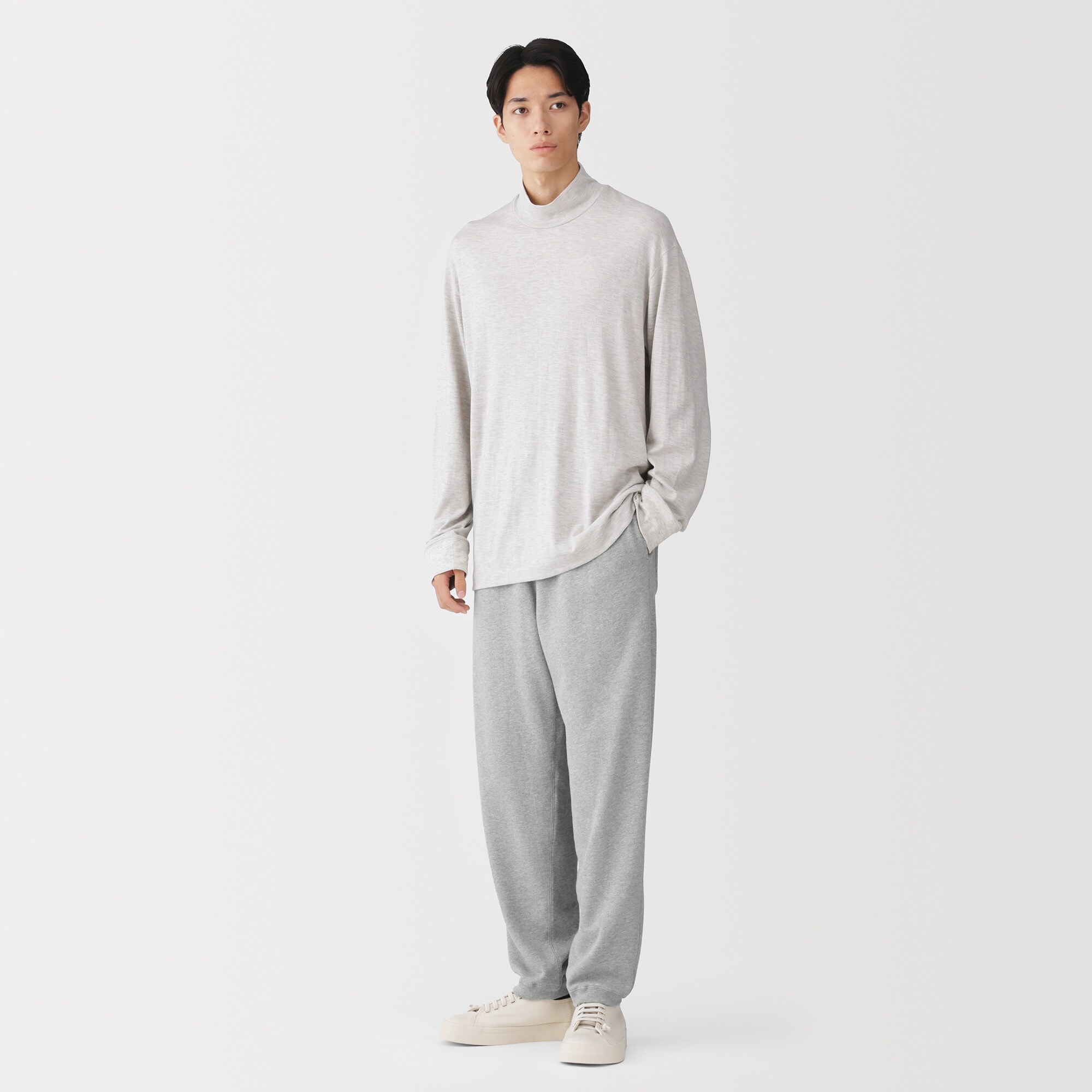 紳士　昔ながらの製法で編み立てたスウェットパンツ
