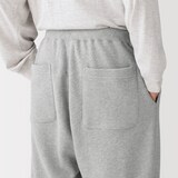 紳士　昔ながらの製法で編み立てたスウェットパンツ