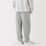 紳士　昔ながらの製法で編み立てたスウェットパンツ