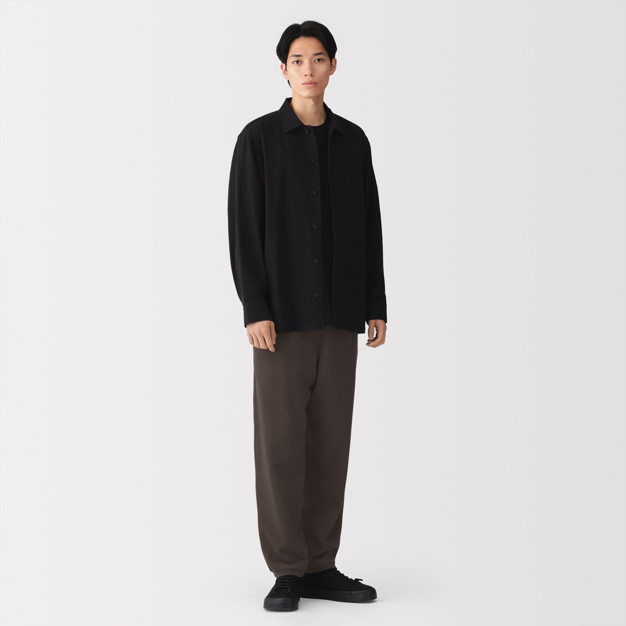 紳士　昔ながらの製法で編み立てたスウェットパンツ