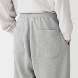 紳士　昔ながらの製法で編み立てたスウェットパンツ